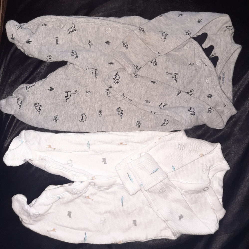 Baby onesies!🦖🦕💗
